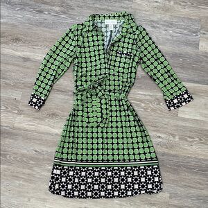 Donna Morgan Green and Black Geometric Long Sleeve Dress
